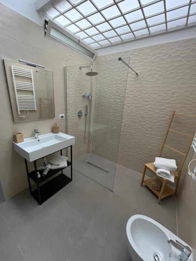 Alex Comfort House باري المظهر الخارجي الصورة